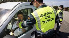 El sargento ��igo Rouco, d�as atr�s haciendo un control