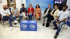 Ana Granja y su equipo del Partido Popular de Vilagarc�a