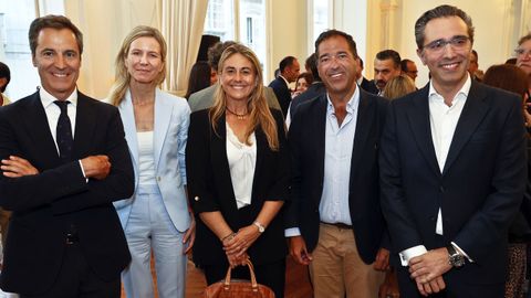 Joaqun Prez, presidente de Prez Rumbao; Mara Borrs, presidenta del Crculo de Empresarios; Tesa Diaz-Faez, CEO de Mundinova; Diego Maraa, fundador de Mundinova, y Chema Varela, socio de Deloitte.