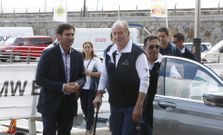 Don Juan Carlos est� en Sanxenxo desde el jueves para participar en una regata en la r�a. 
