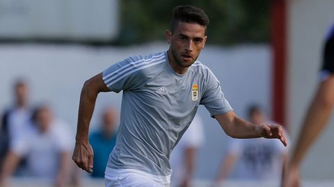 Rocha vuelve para reforzar el medio campo.Rocha conduce un bal�n en el primer partido de pretemporada