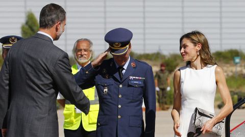 Los reyes fueron despedidos con honores en el aeropuerto Adolfo Su�rez Madrid-Barajas antes del viaje