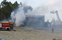 En el recinto hab�a colchones, contenedores de pl�stico y otros residuos no contaminantes. 