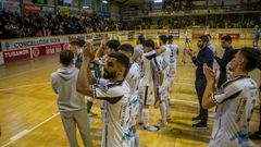 Imagen de los noieses agradeciendo el apoyo de su p�blico tras quedar eliminados en la Copa del Rey.