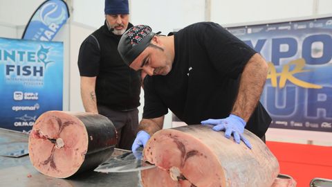 As� es la t�cnica del ronqueo: despiezando un pez espada