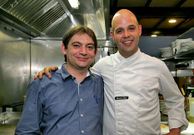 <span lang= es-es >Colectivo SCQ</span>. Marcos Cerqueiro y Iago Pazos, del Abastos 2.0, Javier M�guez, de las Bodeguillas; Iago Castrill�n, del Acio; M. Boquete, de Garum; y Jorge Silva y Manel Oliveiro, del Castelao, pretenecen al grupo.