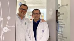 El jefe de Pediatr�a del Chus, Federico Martin�n Torres,  en la izquierda, es el director del grupo de investigaci�n en gen�tica, vacunas, enfermedades infecciosas y pediatr�a GENVIP. A su lado, el genetista Antonio Salas, profesor en la Facultade de Medicina de la Universidade de Santiago (USC) e investigador en el Instituto de Investigaciones Sanitarias (IDIS)