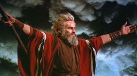 Charlton Heston, en el papel de Mois�s en �Los diez mandamientos�