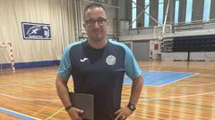 Manu Lombard�a, entrenador del Valdetires
