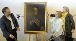 Jos� Crespo, Mar�a Alejos y Mar�a �lvarez presentaron ayer al obra restaurada. 