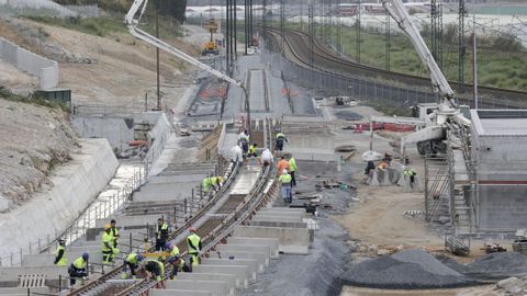 El empalme con el eje atl�ntico, a la altura del pol�gono de V�o, es una infraestructura clave para la conexi�n ferroviaria de Langosteira