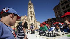 Campeonato de ajedrez infantil en la plaza de la Catedral.Campeonato de ajedrez infantil en la plaza de la Catedral 