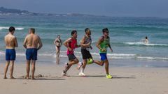 Correndo entre motobombas, cabalos e pola praia mis grande de Galicia As mellores imaxes da proba de Carnota!
