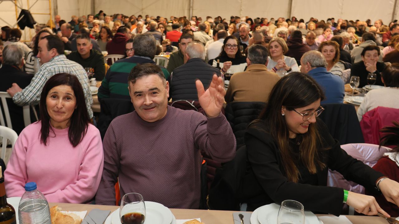 Más de 600 personas disfrutaron con la fiesta de los callos y Los Satélites en Barreiros