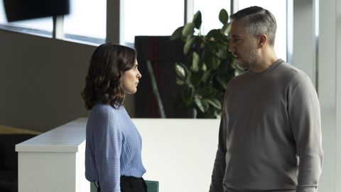 Verónica Echegui y Alberto Amman durante el rodaje de «Justicia Artificial»