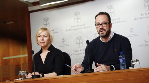 Los diputados de Vox en la Junta General, Ignacio Blanco y Sara �lvarez Rouco