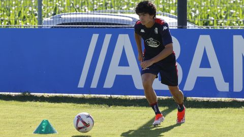 Pablo Garca, durante un entrenamiento con el primer equipo del Deportivo en Abegondo