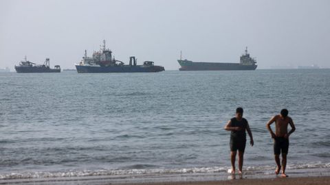 Petroleros en el estrecho de Ormuz.