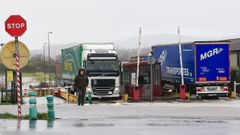 Imagen de los accesos, en la ma�ana de ayer, a las instalaciones de Celsa Atlantic en A Laracha.