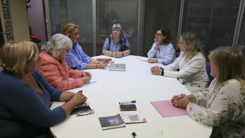La Valedora do Pobo acudi� a la Casa da Muller para mantener un encuentro con representantes de Alvixe.