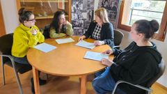 La educadora social de Allariz est� al frente del plan de refuerzo escolar para menores que ha puesto en marcha el Concello.