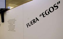 Aira tiene muy presente el proverbio chino que dice �El que escucha, olvida; el que lee, recuerda y el que practica, aprende�. Por eso quiere que los futbolistas vean estas frases en el vestuario.