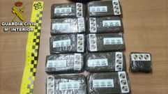 Tabletas incautadas en un control de carretera en Bueu