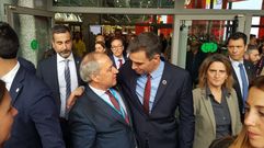 Tomé saluda a Pedro Sánchez en la última edición de la feria internacional de turismo de Madrid