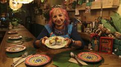 Shanta Ranee muestra el wrap que hace Green House para A Veggie Volta, una explosin de textura y sabores con forma de tortilla de tapioca rellena de garbanzos y boniato, acompaado de espinacas frescas, col lombarda y zanahoria encurtida. Y tres salsas al gusto: tomate con cebolla morada, maz dulce y comino o wasabi con manzana.