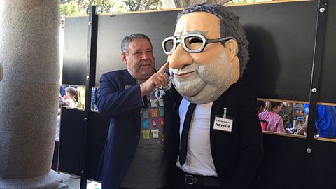 Imagen de archivo de Javier Novelle con su cabezudo en la XX edici�n del d�a de la Ciencia en la Calle