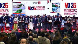 El alcalde junto a los premiados de este a�o en el Auditorio Mar de Vigo