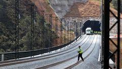 La catenaria en la l�nea de alta velocidad Santiago-Ourense