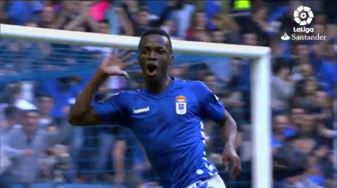 Kon celebra un gol en el Carlos Tartiere