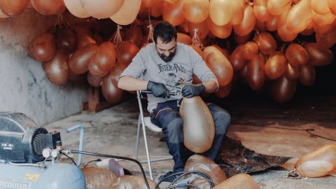 Elaboraci�n de vejigas para el entroido de Xinzo