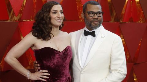 El director Jordan Peele y la actriz Chelsea Peretti