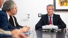 Alfonso Rueda durante una reuni�n este jueves en Santiago