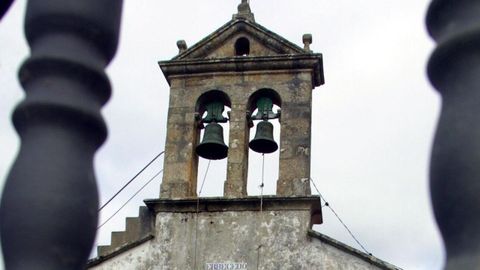 Campanario de la iglesia de Erbecedo, que ahora ya es la vieja