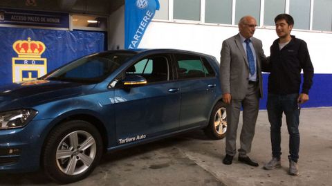 Hector Nespral recibe su coche