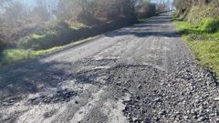 Un aspecto de la carretera LU-P-1403 en el tramo comprendido entre Deade y Serode