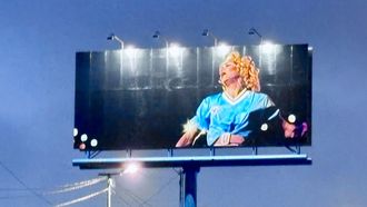 Imagen de Madonna en una valla publicitaria en la viguesa avenida de Madrid este mi�rcoles.
