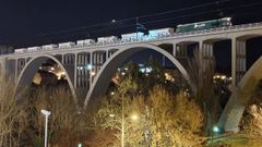 Prueba de carga en el viaducto ferroviario de Ourense, reformado recientemente para adaptarlo a la alta velocidad