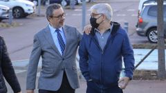 Garz�n Amo y su abogado llegando a la segunda sesi�n del juicio del Alvia en los juzgados de Santiago