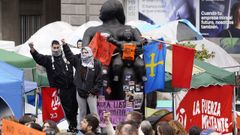 -Manifestaci�n convocada por el Sindicato de Inquilinas y el Sindicato de Vivienda de Asturias bajo el lema 'Hacia la huelga general: contra el rentismo y los gobiernos que lo protegen', este domingo en Oviedo