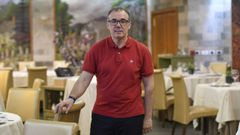 Manuel Montero no restaurante que rexenta en Vilalba dende hai 30 anos