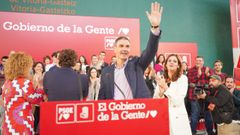 El presidente del Gobierno y secretario general del PSOE, Pedro S�nchez, protagoniz� este s�bado un mitin en Vitoria