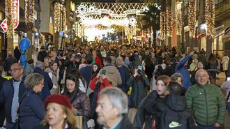 Miles de personas abarrotan Vigo cada fin de semana para disfrutar de las luces de Navidad