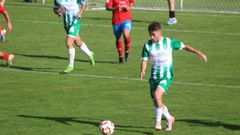 Accin del partido entre el Somozas y el Ourense.