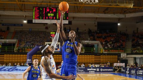 Romaro Gill se mostr consistente en la zona