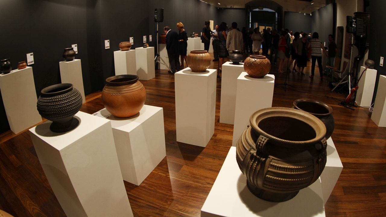 La cerámica castreña protagoniza en Sanxenxo la muestra inaugural de A Telleira