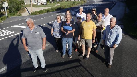Vecinos de Figueiras, en Coir�s, se manifestaron contra la nueva ubicaci�n de un stop